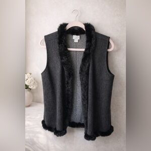 NWT J. McLaughlin Alina Cashmere Fur Trim Luxury Open Vest, Black and Gray, L